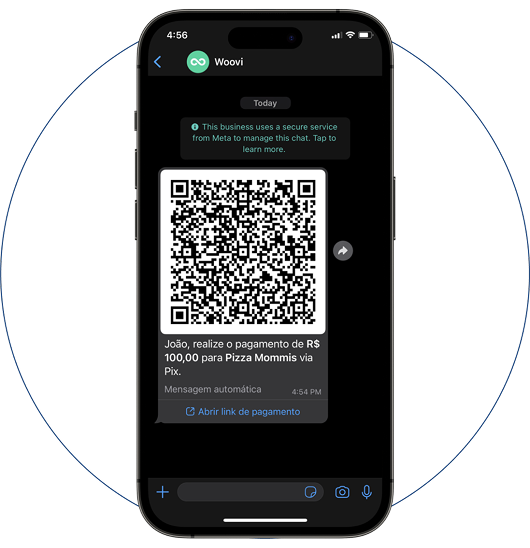 Smartphone mostrando WhatsApp com QR Code Pix